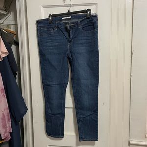 Levi’s jeans dark wash